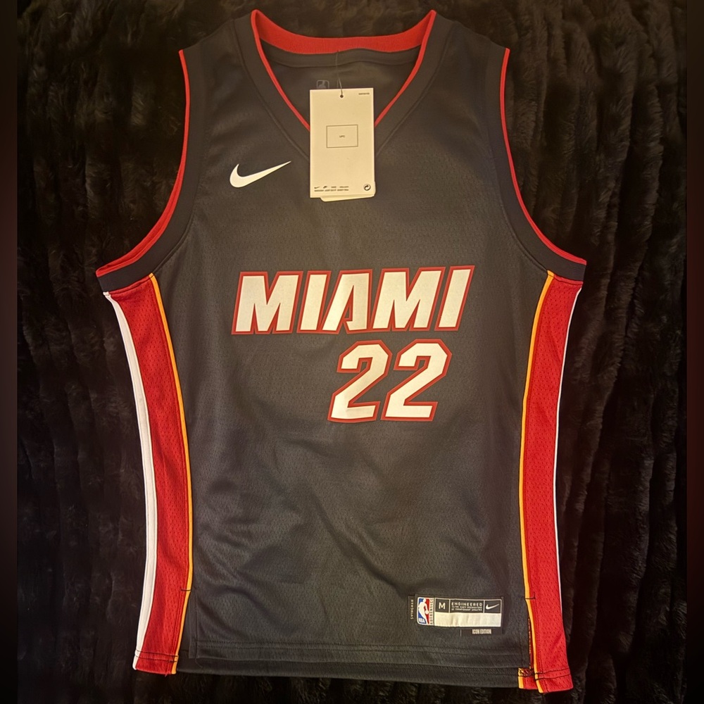 JIMMY BUTLER MIAMI HEAT NIKE JERSEY Size Medium (10/12)